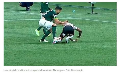 Bruno Henrique Do Flamengo Sofre Estiramento Ligamentar No Joelho E