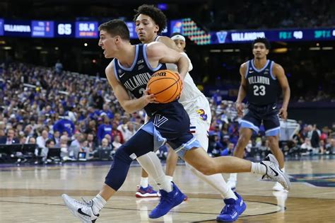 Villanova Point Guard Collin Gillespie Wins Bob Cousy Award