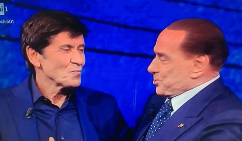 Berlusconi Show Su Raiuno Arriva Morandi Epocale Così Il Cav Ha