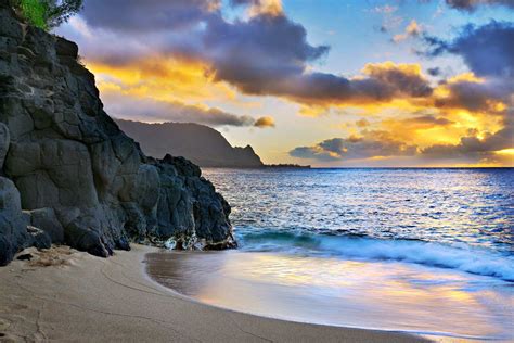 Brennecke's Beach, Kauai: Best 2025 Visitor Guide