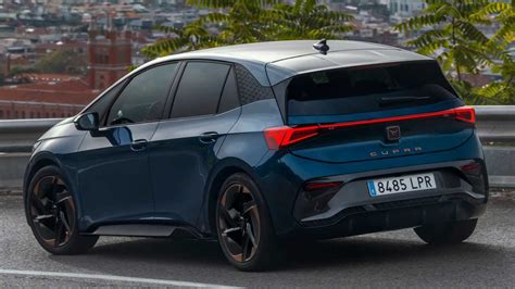 El Cupra Born Con Cv Y Bater A De Kwh Por Euros