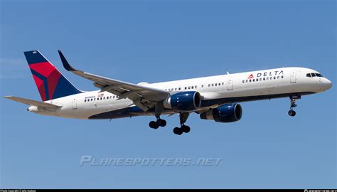 N Da Delta Air Lines Boeing Wl Photo By John Hudson Id