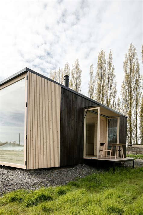 Tiny Modular Cabin by Ark Shelter | Wowow Home Magazine