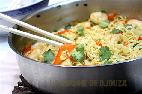 Wok De Nouilles Chinoises Aux Crevettes La Cuisine De Djouza