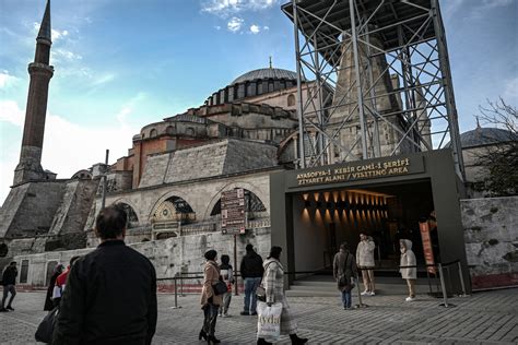 Turkey Starts Charging Foreign Tourists To Visit Hagia Sophia Medyascope