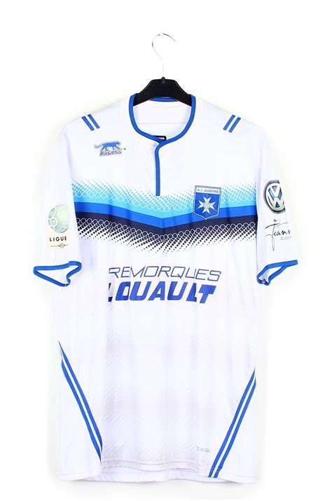 AJ Auxerre 2015-16 Home Kit