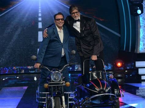 Amitabh Bachchan Wishes Sholay Co-Star Dharmendra as he Turns 80 - NDTV Movies