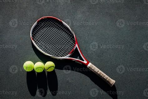 tennis ball and racket 5693058 Stock Photo at Vecteezy