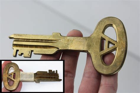 Folger Adam Co Prison Jail Cell Brass Key Joliet Illinois 338a Antique