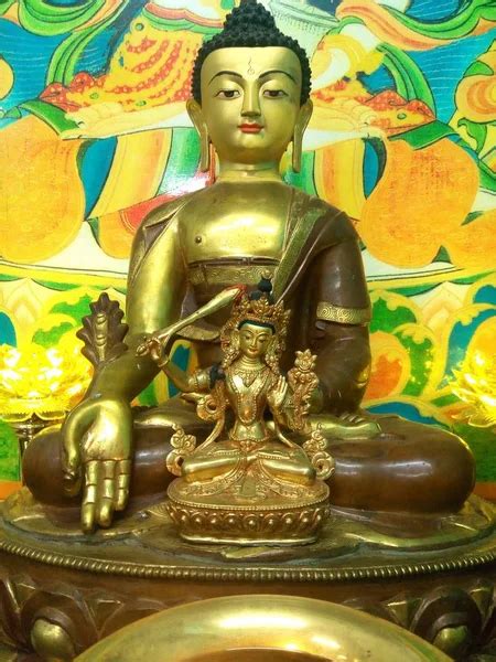 En Las Tradiciones Mahayana Y Vajrayana El Buda De La Medicina Sangye