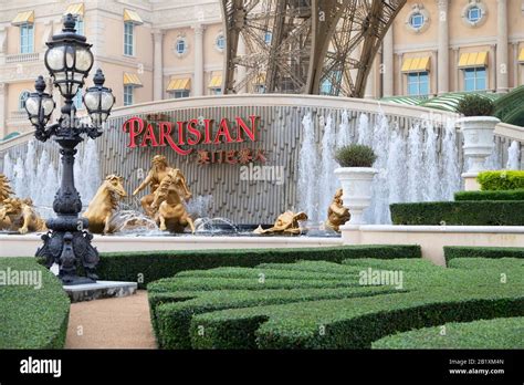 The Parisian Hotel Macau China Stock Photo Alamy