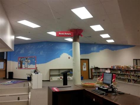 Kristie Chamlee: Puckett's Mill Elementary Media Center Mural