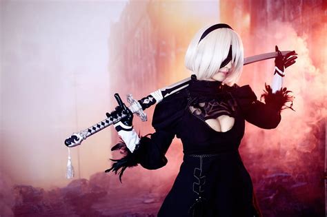 Mujeres Cosplay Katana NieR Autómatas Pelo corto Espada Cabello