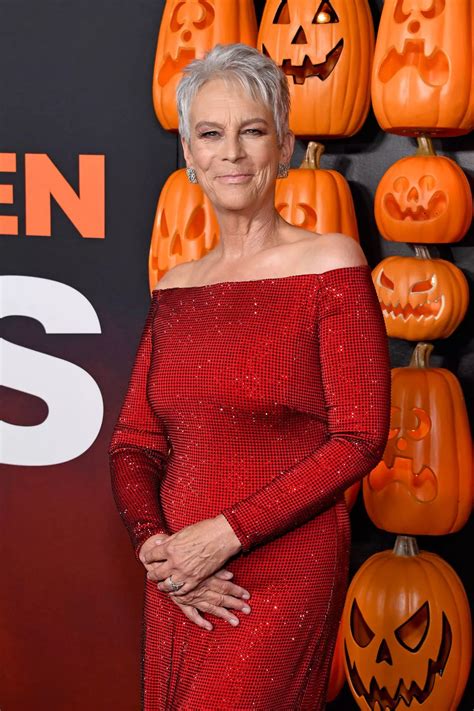 Jamie Lee Curtis Strips Naked For Racy Bath Snap As She S Hailed