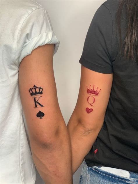 Célébrez votre amour en toute simplicité 15 idées de tatouages pour