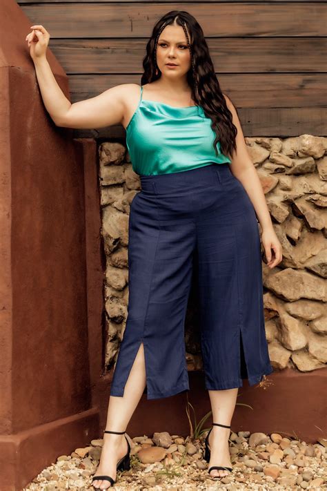 Regata Plus Size Em Cetim Decote Degag Verde Vk Moda Plus Size