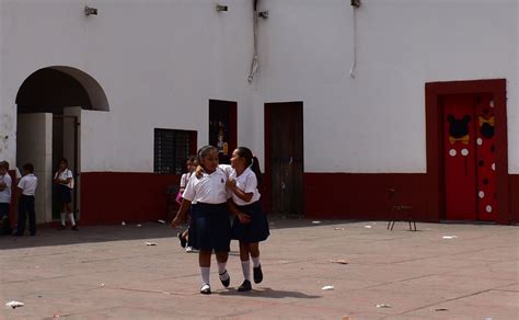 Escuela Primaria Benito Juárez De Mocorito Carece De Apoyos