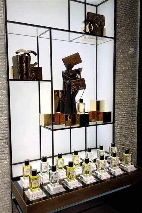 Pin By Deng On Perfume Display Perfume Store Fragrance Display