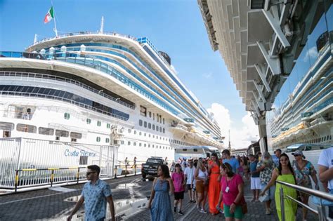 Navios De Cruzeiro Trazem 12 Mil Turistas Em Um Dia Para Salvador