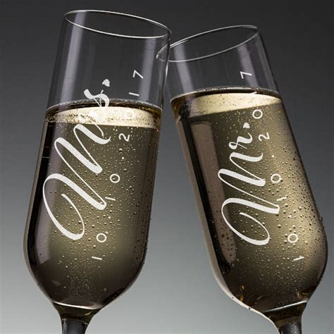 Set Of 2 Wedding Champagne Flutes Mr And Mrs Personalized Champagne Glass Wedding Toasting