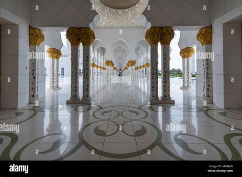 The Architecture Of The Sheikh Zayed Grand Mosque In Abu Dhabi Uae