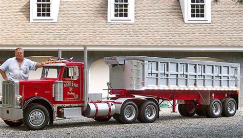 Fred Heim Truck Scale Model Invisible Themepark