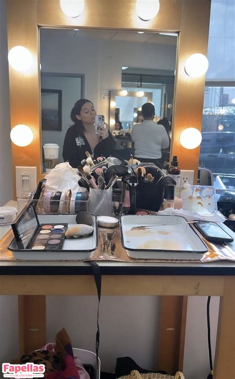 Kira Kosarin Aka Kirakosarin Nude Leaks Photo 14 Fapellas