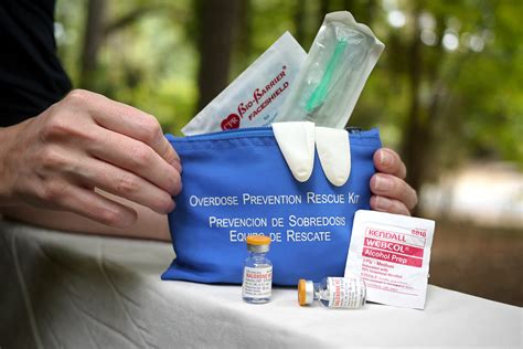 Kits Using Naloxone Revive Addicts After Opiate Overdose The New York Times