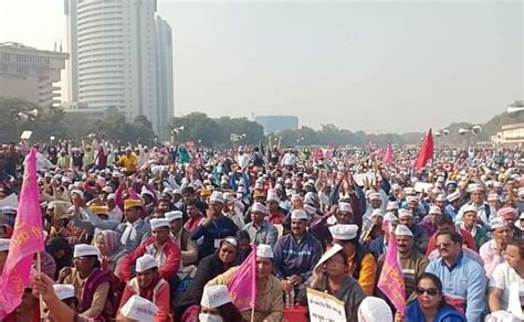 पुरानी पेंशन बहाली को लेकर दिल्ली में उमड़ा सरकारी कर्मचारियों का