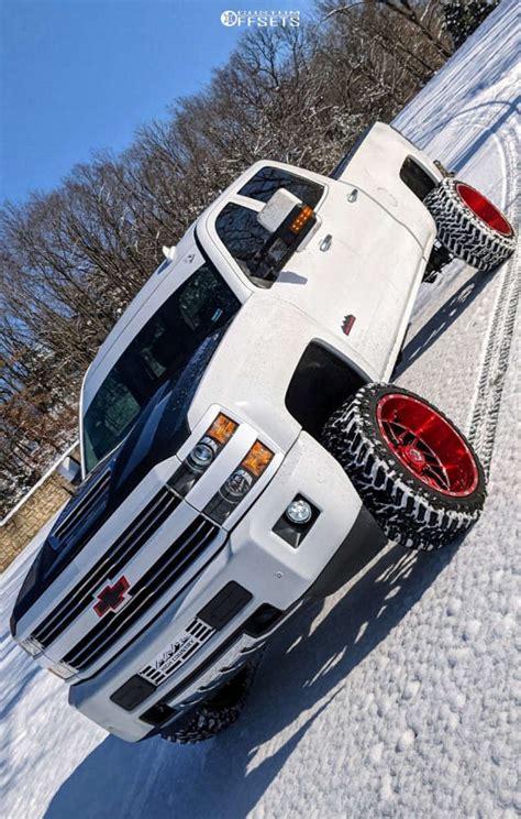 2016 Chevrolet Silverado 2500 HD With 22x12 44 TIS 544RM And 33 12