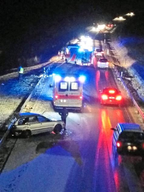 Schopfloch Unfall Auf B A Autofahrer Ger T Ins Schleudern