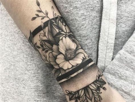 Pracht wie keine andere über 90 verblüffende Blumen Tattoo Ideen für