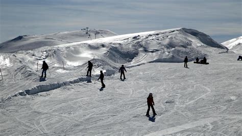 Yurduntepe Kayak Merkezi Nde Hafta Sonu Yo Unlu U Trt Haber Foto Galeri