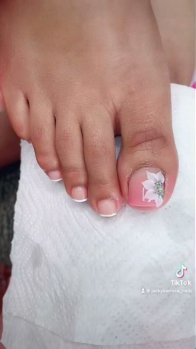 Diseño De Uñas Pies Con Flores Y Diamantes 💅🦶 Bellas ️ Like Y