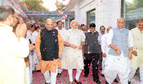 Honble Prime Minister Shri Narendra Modi Received A Grand Welcome On