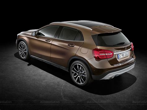 Mercedes Officially Reveals Gla Compact Suv Autoevolution