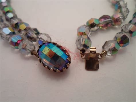 Vintage Faceted Iridescent Crystal Beaded Necklace Reflects Light And