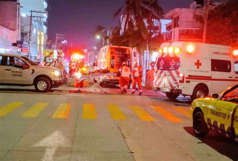 Motociclistas Chocan Con Un Taxi En Veracruz Iban Huyendo De Policías