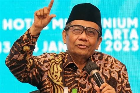 Di Balik Klaim Denny Indrayana Soal Bantu Anies Baswedan Mahfud MD