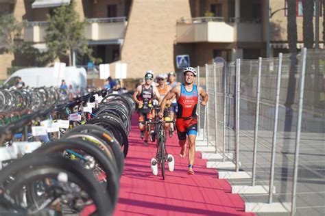 Roquetas De Mar Acoge Los Campeonatos De Espa A De Triatl N Por Relevos