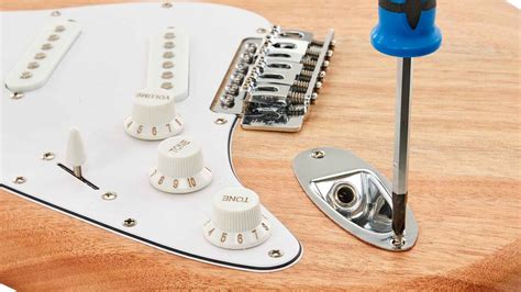 Diseña tu propia guitarra con este kit de bricolaje completo un