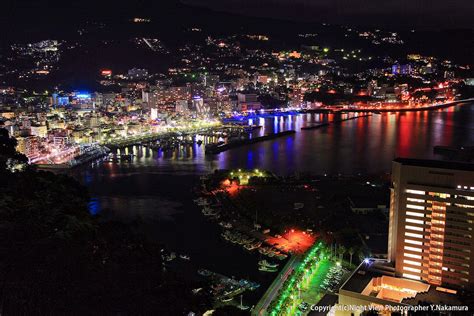 色鮮やかなビーチが美しい！熱海の夜景と花火がコラボする「熱海城」 夜景fanマガジン