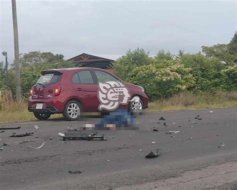 Muere motociclista al chocar contra un auto en la Martínez San Rafael