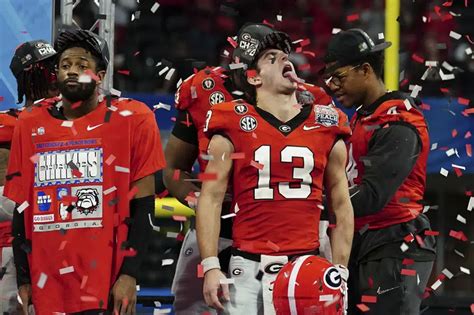 No 1 Georgia Rallies To Beat No 4 Ohio State 42 41 In Semi