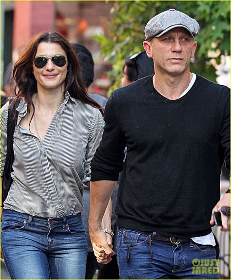 Daniel Craig Rachel Weisz Holding Hands In Manhattan Photo 2726849