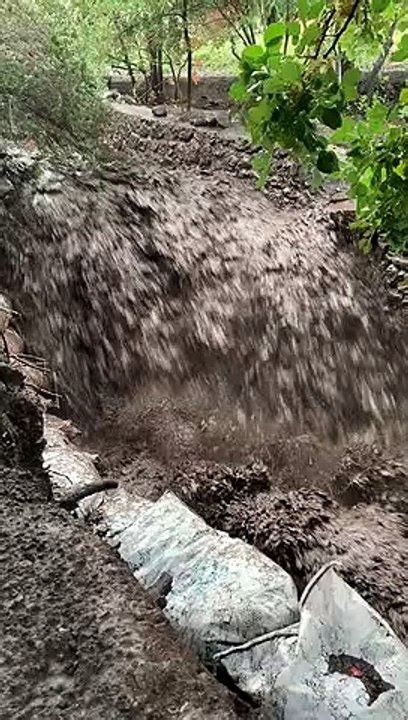 Stromboli Ad Ogni Pioggia Un Disastro Un Fiume Di Fango E Detriti