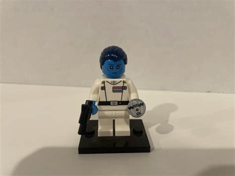 Lego Star Wars Grand Admiral Thrawn Minifigure Sw From Set Ebay