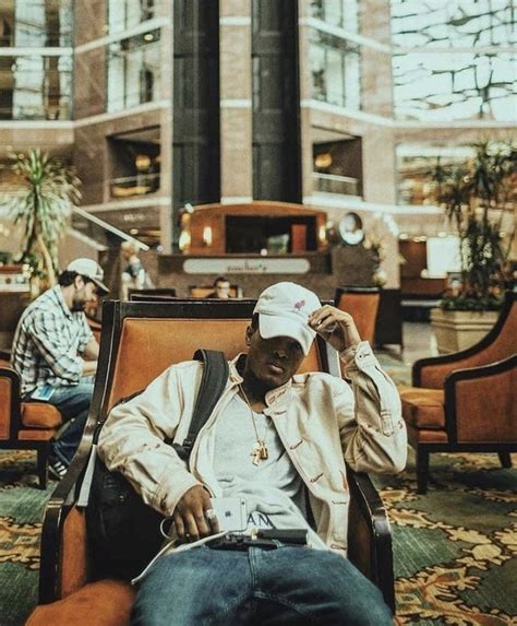 He waited for his turn to sit on the throne.👑 : r/XXXTENTACION