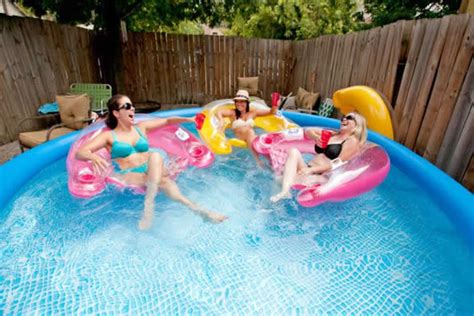 Tchibum Cinco piscinas plásticas para se refrescar durante o calor