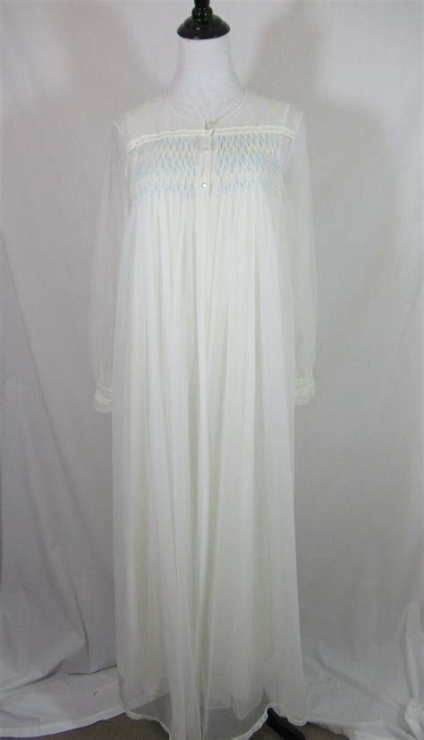 Vintage Miss Elaine Double Chiffon Smocked Nightgown Peignoir Set Gown